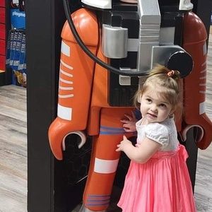 Meet your Posher, Laurie